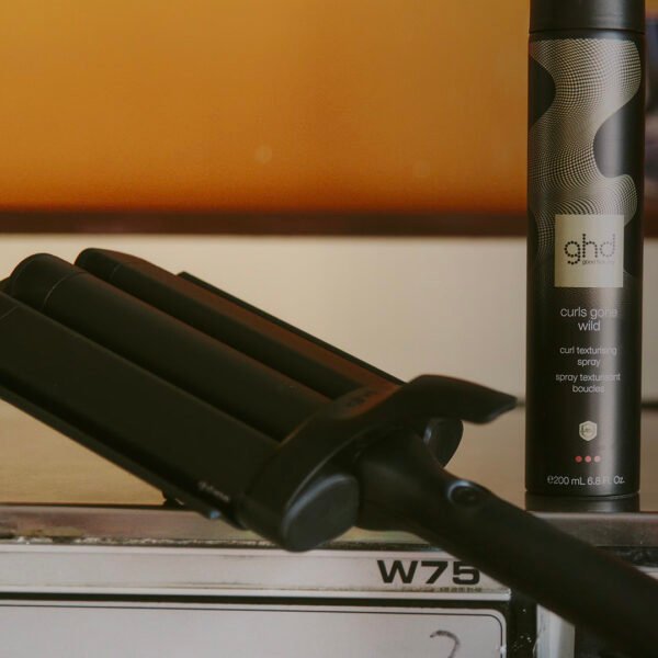 NEW GHD WAVE TRIPLE BARREL HAIR WAVER